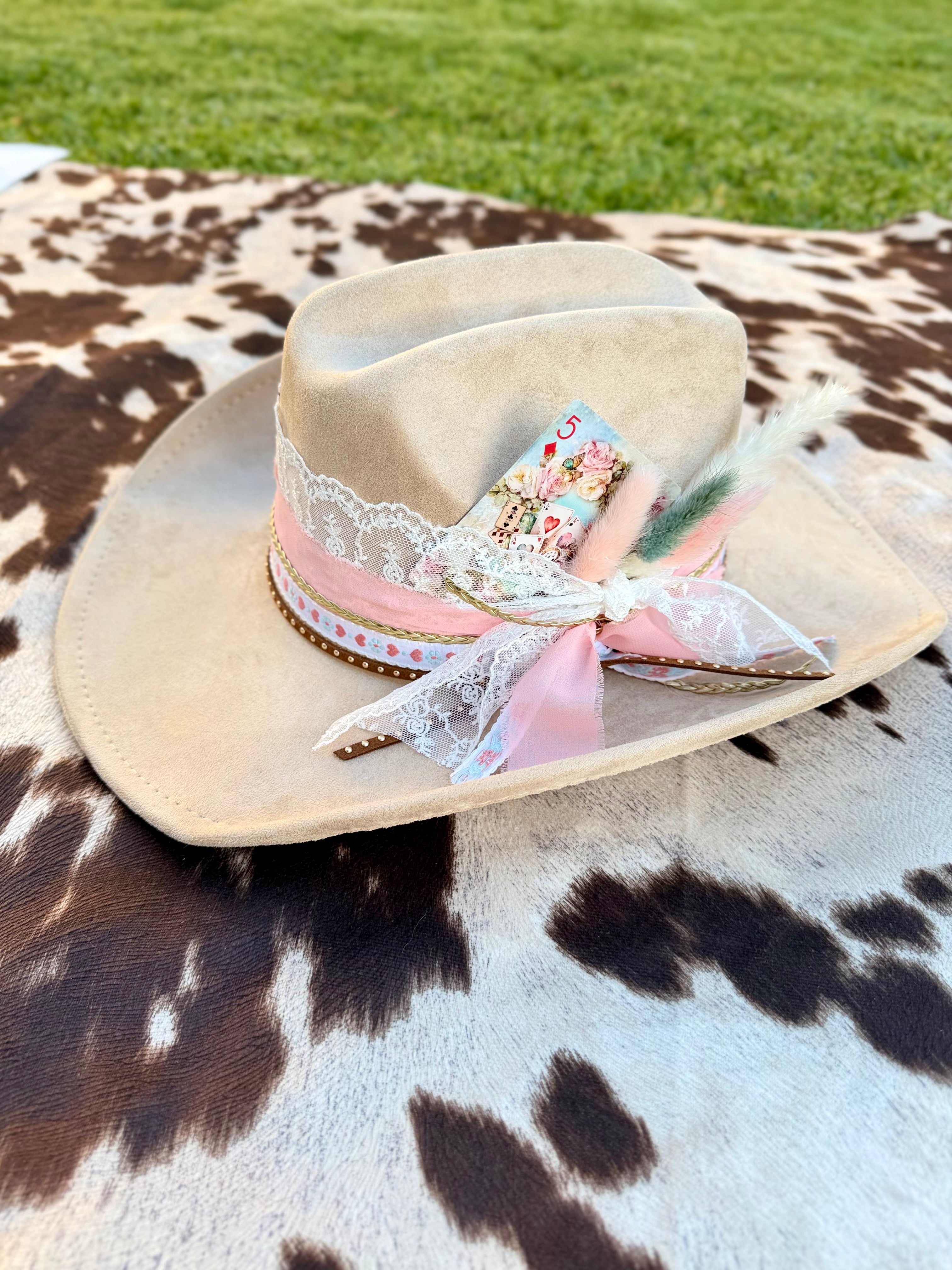 Hat Alicia